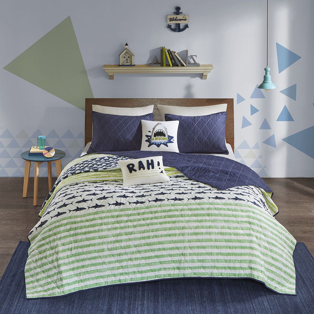 Navy and green best sale quilt