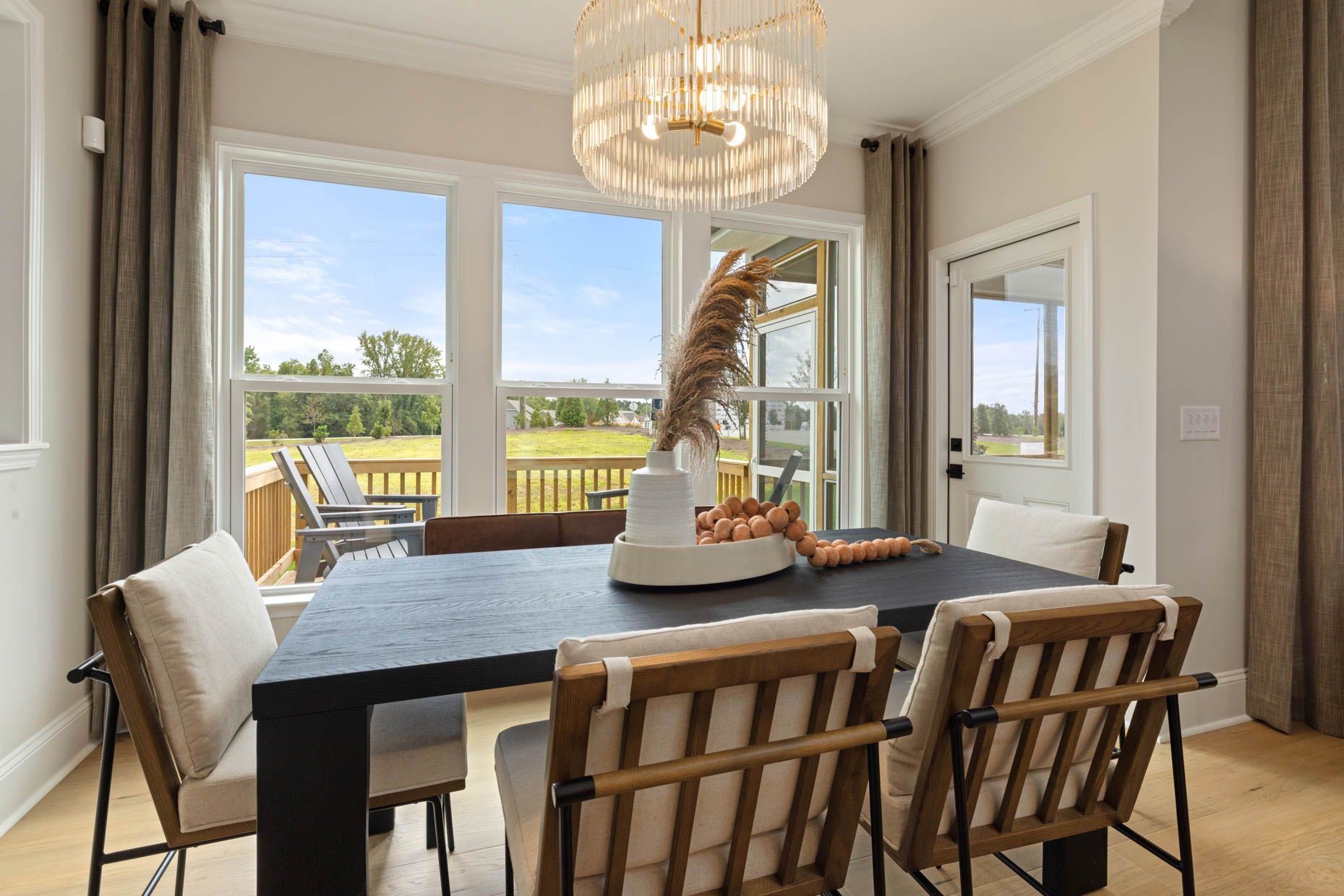 ダイニングテーブル Milly Millie Dining Table at allmine.com