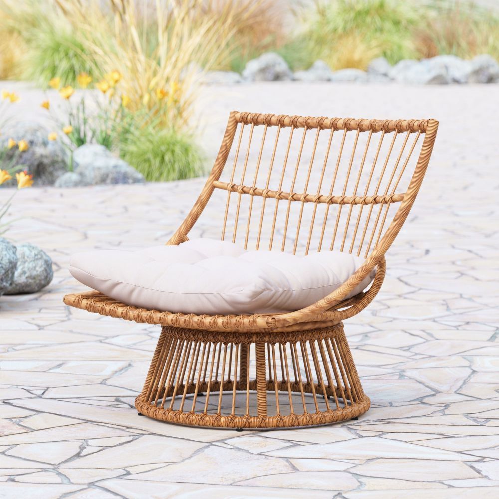 Outdoor accent chair hot sale